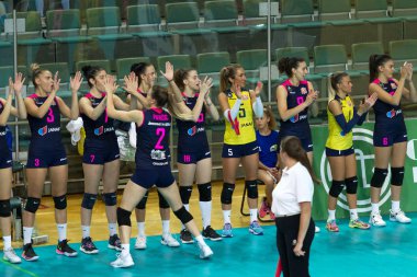 Odessa, Güney, Ukrayna - 15 Ekim 2019: Avrupa Bayanlar Voleybol Şampiyonası. Dişi Khimik Yuzhny - Mladost Zagreb Hırvatistan. Cev Şampiyonlar Ligi Volesi 2020. Kadın Yoğun Voleybol Oyunu