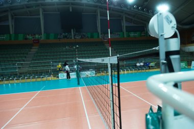 Odessa, Güney, Ukrayna - 15 Ekim 2019. Avrupa Kadınlar Voleybol Şampiyonası. Voleybol sahası, maç beklentisiyle hazırlandı. Cev Şampiyonlar Ligi Volesi 2020