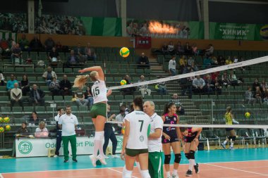 Odessa, Güney, Ukrayna - 15 Ekim 2019: Avrupa Bayanlar Voleybol Şampiyonası. Dişi Khimik Yuzhny - Mladost Zagreb Hırvatistan. Cev Şampiyonlar Ligi Volesi 2020. Kadın Yoğun Voleybol Oyunu