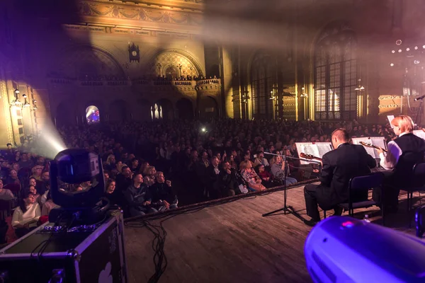 Odessa Ucrania Octubre 2019 Los Espectadores Concierto Teatro Disfrutan Una — Foto de Stock