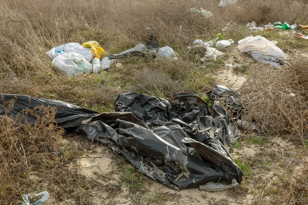 Poured Garbage Sea Coast Left Tourists Vacationers Dirty Sea Sandy — Stock Photo, Image