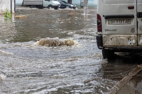 Odessa Ukrajna Május 2020 Vezetés Autó Elárasztott Úton Árvíz Által — Stock Fotó