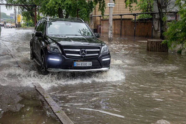 Odessa Ukraina Maj 2020 Kör Bil Översvämmad Väg Översvämning Orsakad — Stockfoto