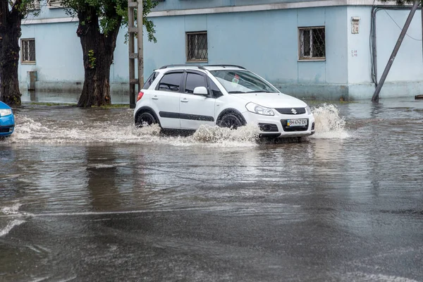 Odessa Ukrajna Május 2020 Vezetés Autó Elárasztott Úton Árvíz Által — Stock Fotó