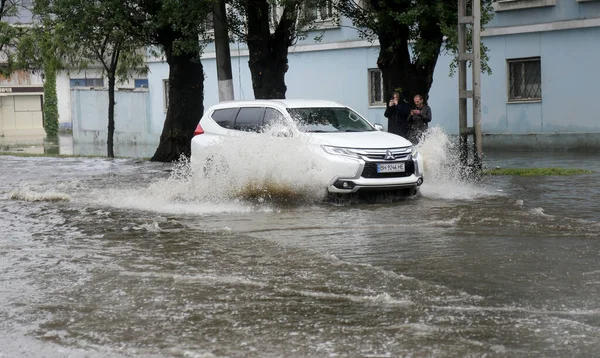 Odessa Ukraina Maj 2020 Kör Bil Översvämmad Väg Översvämning Orsakad — Stockfoto