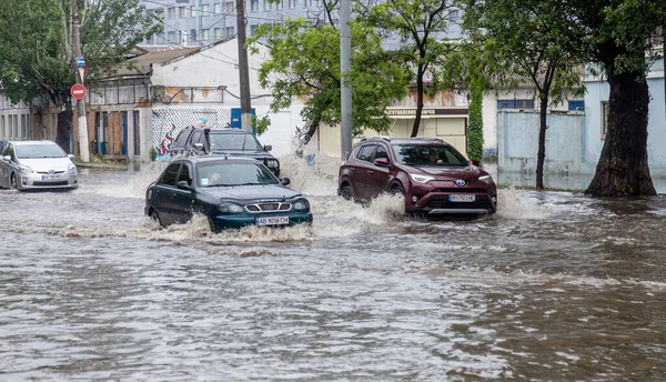 Одесса Украина Мая 2020 Года Вождение Автомобиля Затопленной Дороге Время — стоковое фото