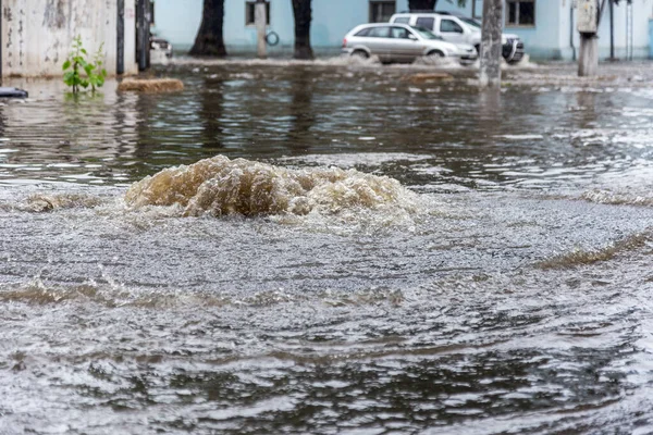 Odessa Ucrânia Maio 2020 Condução Automóveis Estrada Inundada Durante Inundação — Fotografia de Stock