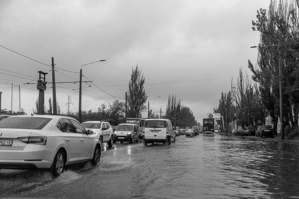 Odessa Ukraina Maj 2020 Kör Bil Översvämmad Väg Översvämning Orsakad — Stockfoto