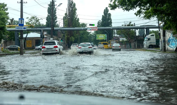 Odessa Ukrajna Május 2020 Vezetés Autó Elárasztott Úton Árvíz Által — Stock Fotó