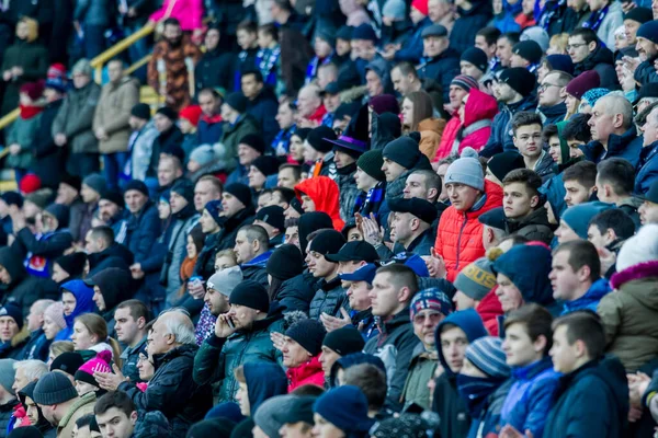 Oessa Ukraine March 2019 Shakhtar Donetsk との試合中にサッカースタジアムのスタンドでファンの群衆 スタジアムの観客 競技場サッカー競技場の光 — ストック写真