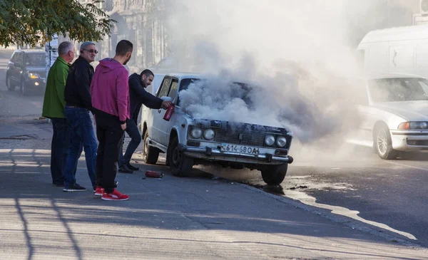 Odessa Ukraine Жовтня 2018 Burning Car Road Несподівано Пожежа Короткої — стокове фото