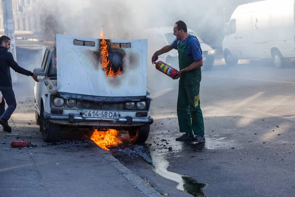 Odessa Ukraine Oktober 2018 Brændende Bil Midt Motorvejen Pludselig Brand - Stock-foto