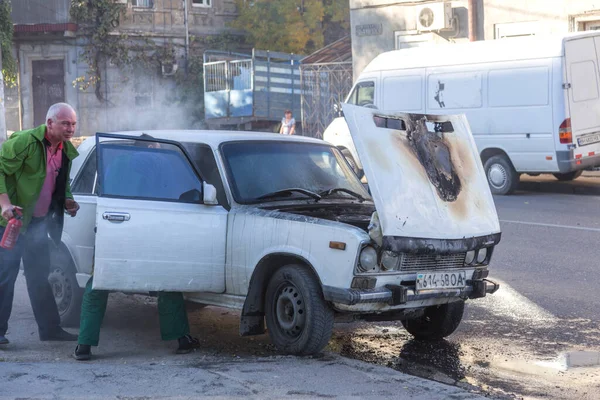 Odessa Ucrania Octubre 2018 Coche Llamas Medio Carretera Fuego Repentino — Foto de Stock