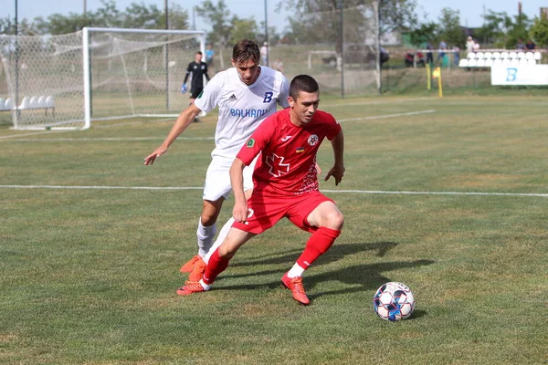 Oessa Ukraine ウクライナ選手権での最初のリーグサッカークラブの戦い Fcバルカニー ゾリヤ Volynb Lutsk 草原で大きなサッカーをしながら劇的な決闘 — ストック写真