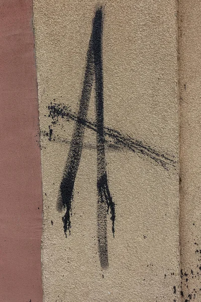 Modern ikonik şehir kültürü - Grafiti yazısı. Soyut çizimlerle dekore edilmiş duvar boyası. Etiket grafitisinin ayrıntıları. Arka plan için parça. Modern ikonik şehir kültürü sokak gençliği