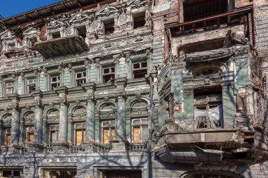 18. yüzyılın başlarından kalma tarihi bir evin mistik görünüşü. Ukrayna, Odessa