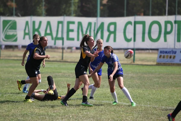 オデッサ ウクライナ 2020年8月22日 女性ラグビーチームオデッサの間でウクライナカップ 女子ラグビーの試合の緊張した瞬間 女子ラグビーチームのための劇的な挑戦ゲーム — ストック写真