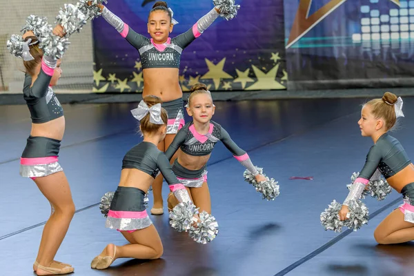 Odessa Ucraina Settembre 2020 Campionato Cheerleader Bambini Giovani Cheerleader Esibiscono — Foto Stock