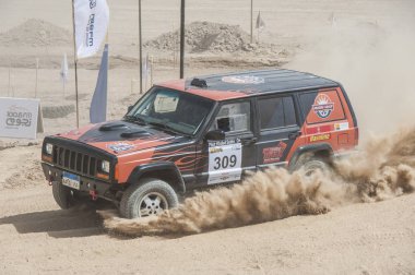 El Gouna, Mısır - 11th Mayıs 2018: El Gouna ralli Kupası çöl ralli 11th Mayıs 2018 yılında El Gouna, Mısır üzerinde. Açılış günü özel El Gouna deneme aşamasında zaman
