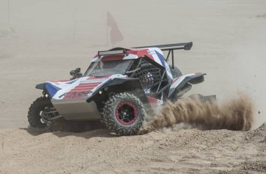 El Gouna, Mısır - 11th Mayıs 2018: El Gouna ralli Kupası çöl ralli 11th Mayıs 2018 yılında El Gouna, Mısır üzerinde. Açılış günü özel El Gouna deneme aşamasında zaman