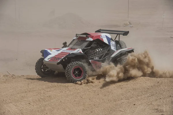 El Gouna, Mısır - 11th Mayıs 2018: El Gouna ralli Kupası çöl ralli 11th Mayıs 2018 yılında El Gouna, Mısır üzerinde. Açılış günü özel El Gouna deneme aşamasında zaman