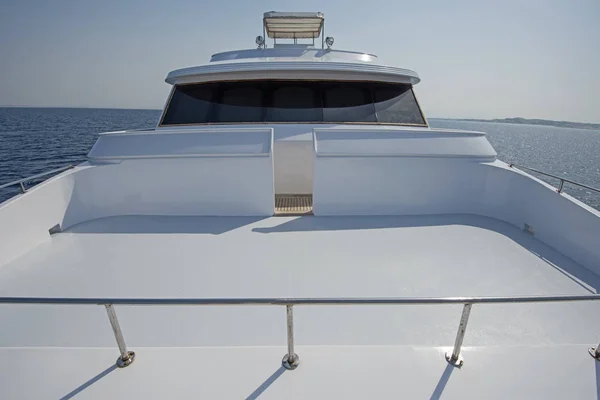 Udsigt Buen Stor Luksus Motor Yacht Med Flybridge Tropisk Åbent - Stock-foto