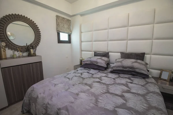 Inneneinrichtung Einrichtung Des Luxuriösen Show Home Schlafzimmers Mit Waschtisch Und — Stockfoto