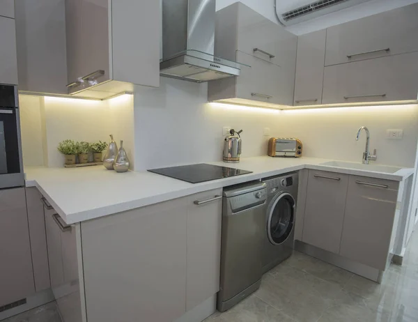 Dekorasi Desain Interior Menunjukkan Dapur Modern Dan Peralatan Showroom Apartemen — Stok Foto