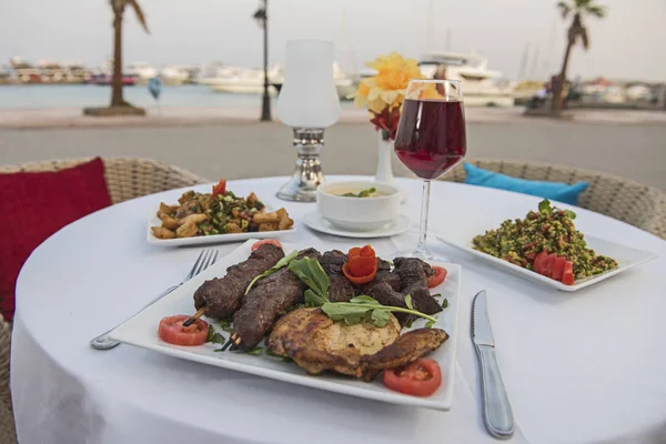 Luxus Gemischte Grillfleischmahlzeit Outdoor Tischdekoration Orientalischen Restaurant — Stockfoto