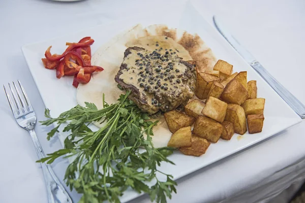 Detalhe Close Bife Filé Carne Molho Pimenta Restaurante Luxo Com — Fotografia de Stock