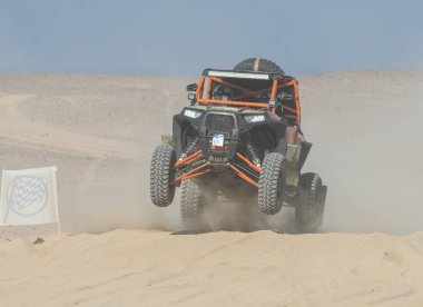 Sahl Hasheesh, Mısır - 19 Ekim 2018: Sahl Hasheesh Mısır 19th Ekim 2018 Sahl Hashessh, Mısır'daki Motor Festival. Çöl ralli sahne alanı'nın ilk günü