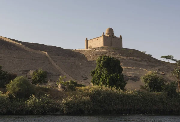 Widok Nile River Aga Khan Mauzoleum Grobowiec Szczycie Wzgórza Mieście — Zdjęcie stockowe