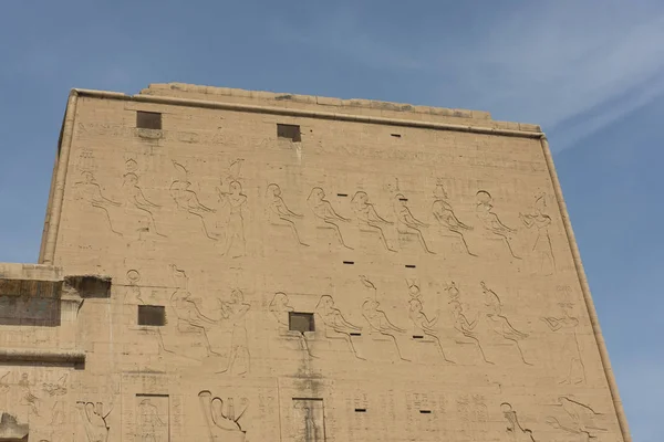 Hieroglyphen Schnitzereien Der Wand Eingang Zum Altägyptischen Horus Tempel Edfu — Stockfoto