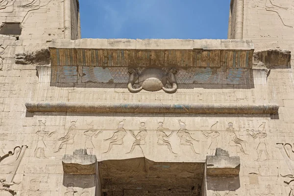 Sculptures Hiéroglypiques Sur Mur Entrée Ancien Temple Égyptien Horus Edfu — Photo