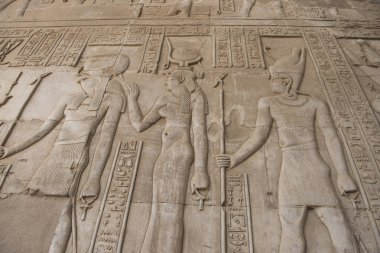 Hieroglypic oymalar, Antik Mısır Tapınağı Kom Ombo duvarda