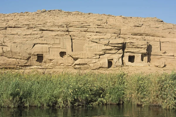 Vista Desde Nilo Rive Gebel Silsila Tumbas Cantera Montaña Egipto — Foto de Stock