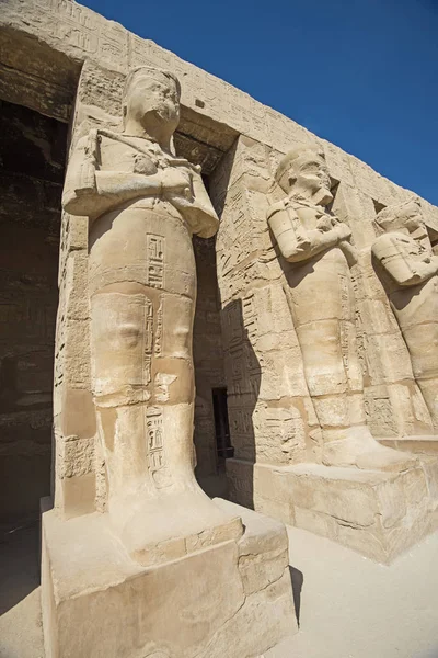 Grande Statua Ramses Iii Nell Antico Tempio Egizio Karnak Luxor — Foto Stock