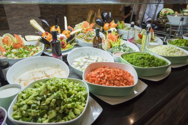 Seçim ekran bir lüks Restoran açık büfe bar alanı salata yiyecek