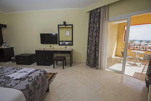 Cama Doble Suite Una Habitación Hotel Lujo Con Patio Balcón — Foto de Stock