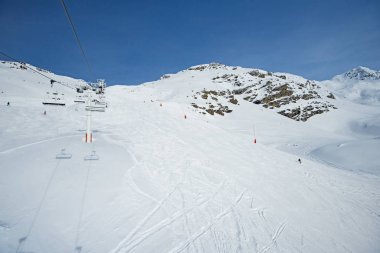 Kayak sandalyesi asansörde bir Alp Dağları kadar seyahat