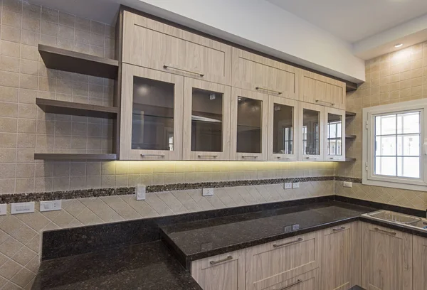 Modern köks design i en lyxig lägenhet — Stockfoto