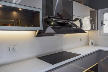 Lüks bir dairede modern mutfak Ocak tasarımı