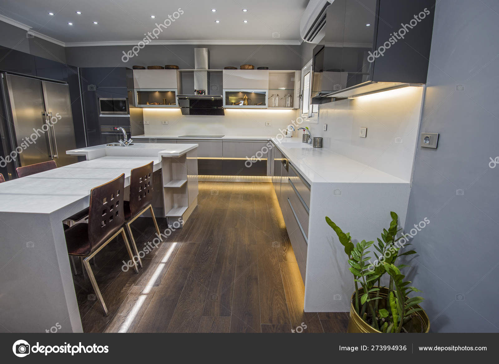 Modern kitchen design in a luxury apartment — Stock Photo