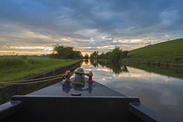 View of a British canal in rural setting — Stock Photo, Image
