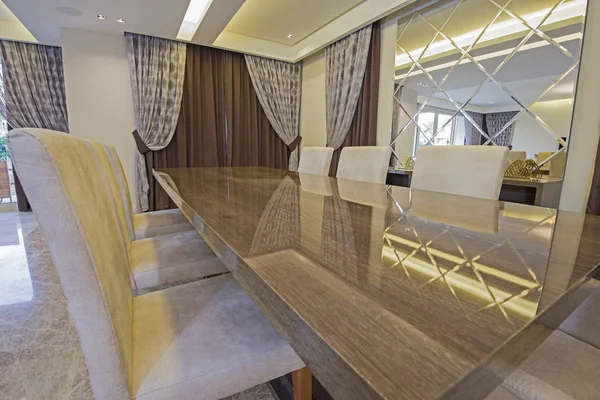 Design de interiores de apartamento de luxo sala de jantar — Fotografia de Stock