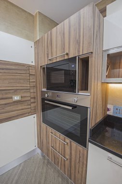 Lüks bir dairede modern mutfak tasarımı