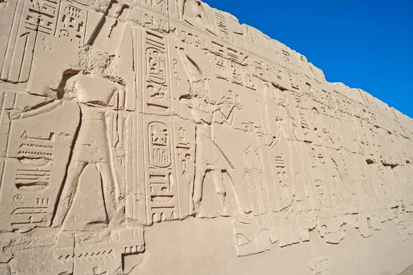 Hieroglyptische Schnitzereien Der Wand Des Altägyptischen Karnak Tempels Luxor — Stockfoto