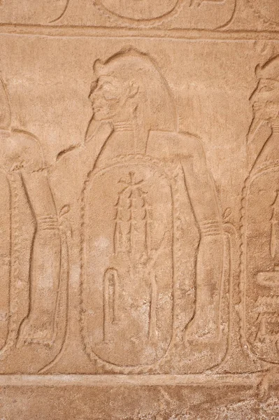 Luxor Daki Antik Mısır Karnak Tapınağı Nın Duvarlarına Hiyeroglif Oymalar — Stok fotoğraf