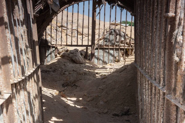 Остатки Старой Заброшенной Военной Армии Подземном Бункере Пустыне Африки — стоковое фото