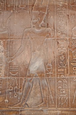 Eski Mısır Luxor Tapınağı 'nın duvarına hiyeroglif oymalar